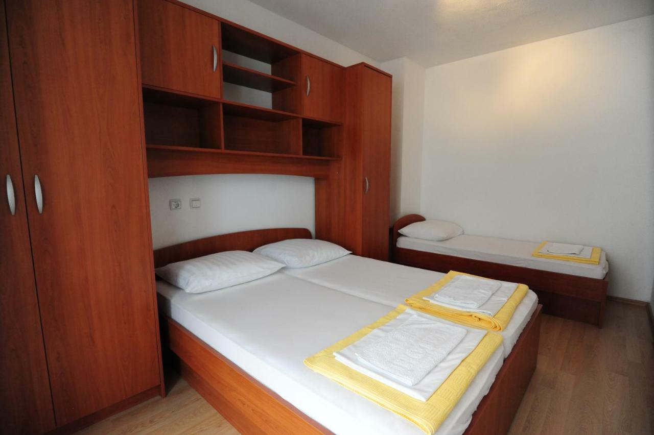 Apartments Knezevic Makarska Eksteriør billede