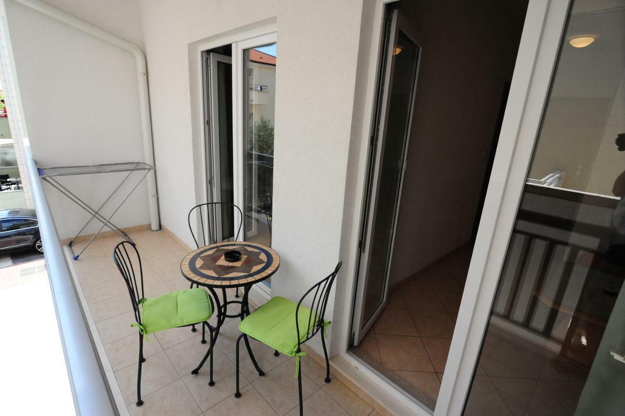 Apartments Knezevic Makarska Eksteriør billede