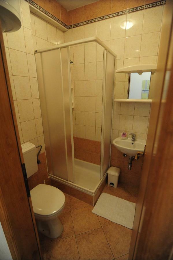 Apartments Knezevic Makarska Eksteriør billede