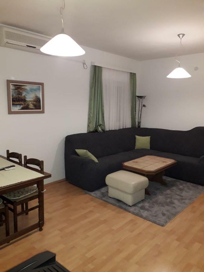 Apartments Knezevic Makarska Eksteriør billede