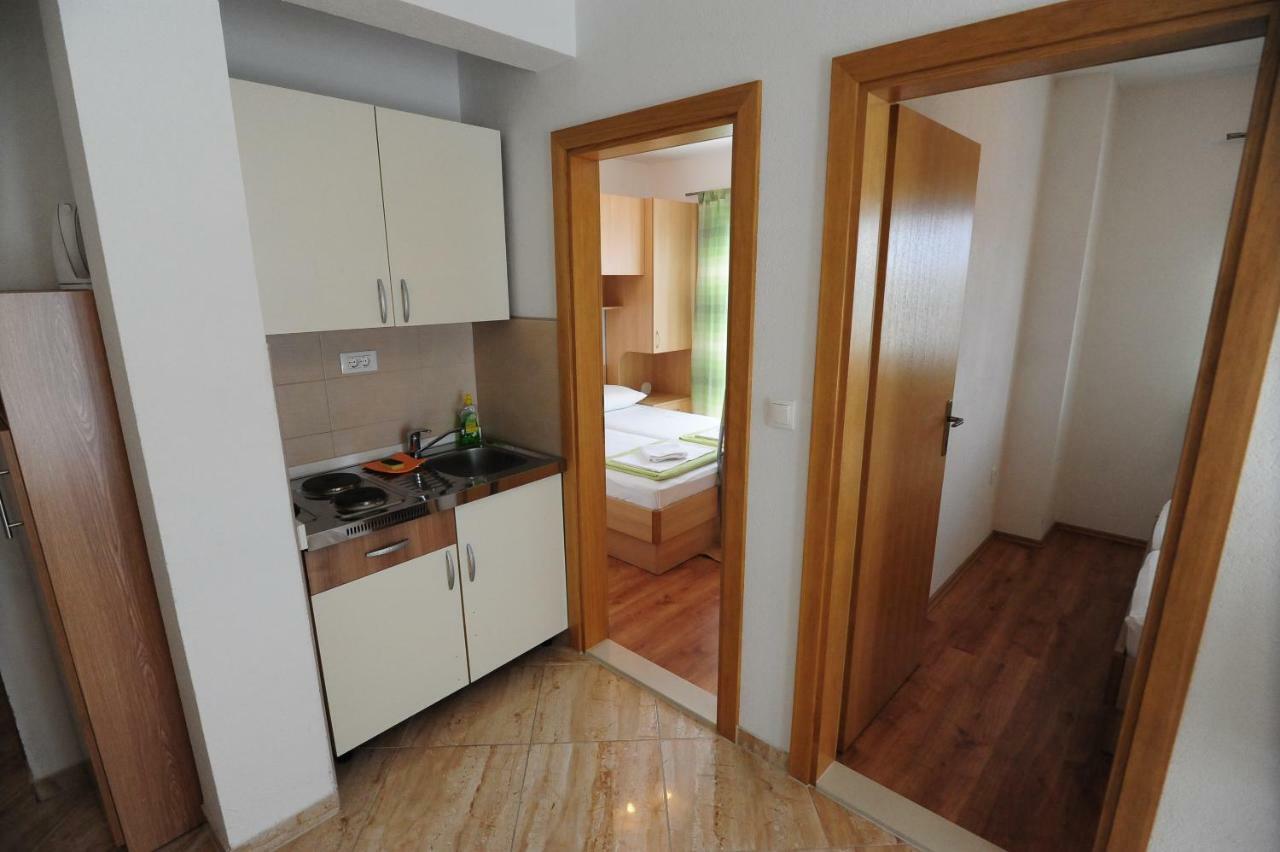 Apartments Knezevic Makarska Eksteriør billede